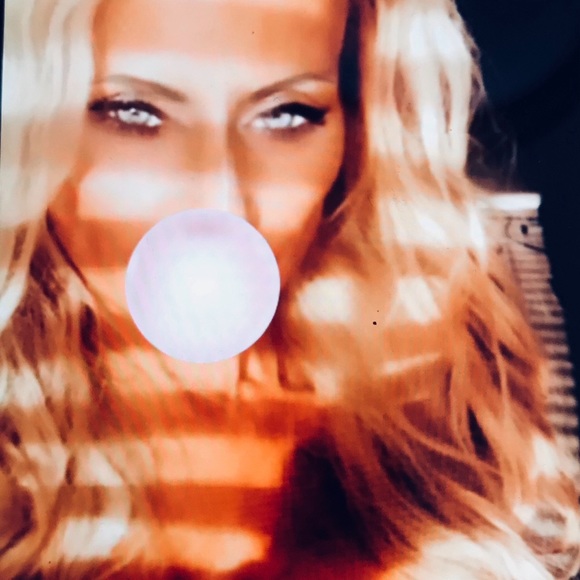 Meet your Posher, Patricia - Picture 1 of 2